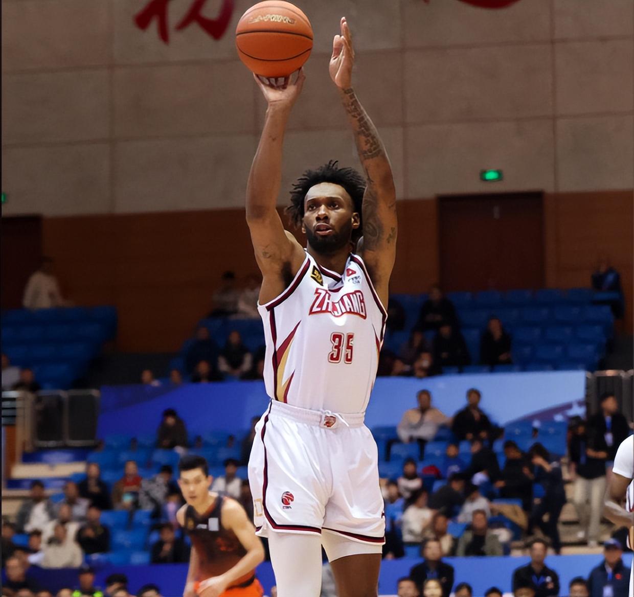 Leyu Sports-摊牌了，前浙江外援巴斯，加盟辽宁男篮，亨特离队，上海留下弗格