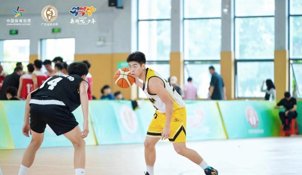 乐鱼vip注册-朱芳雨早已注意他3年，15岁身高2米07，11投全中，真是个好苗子