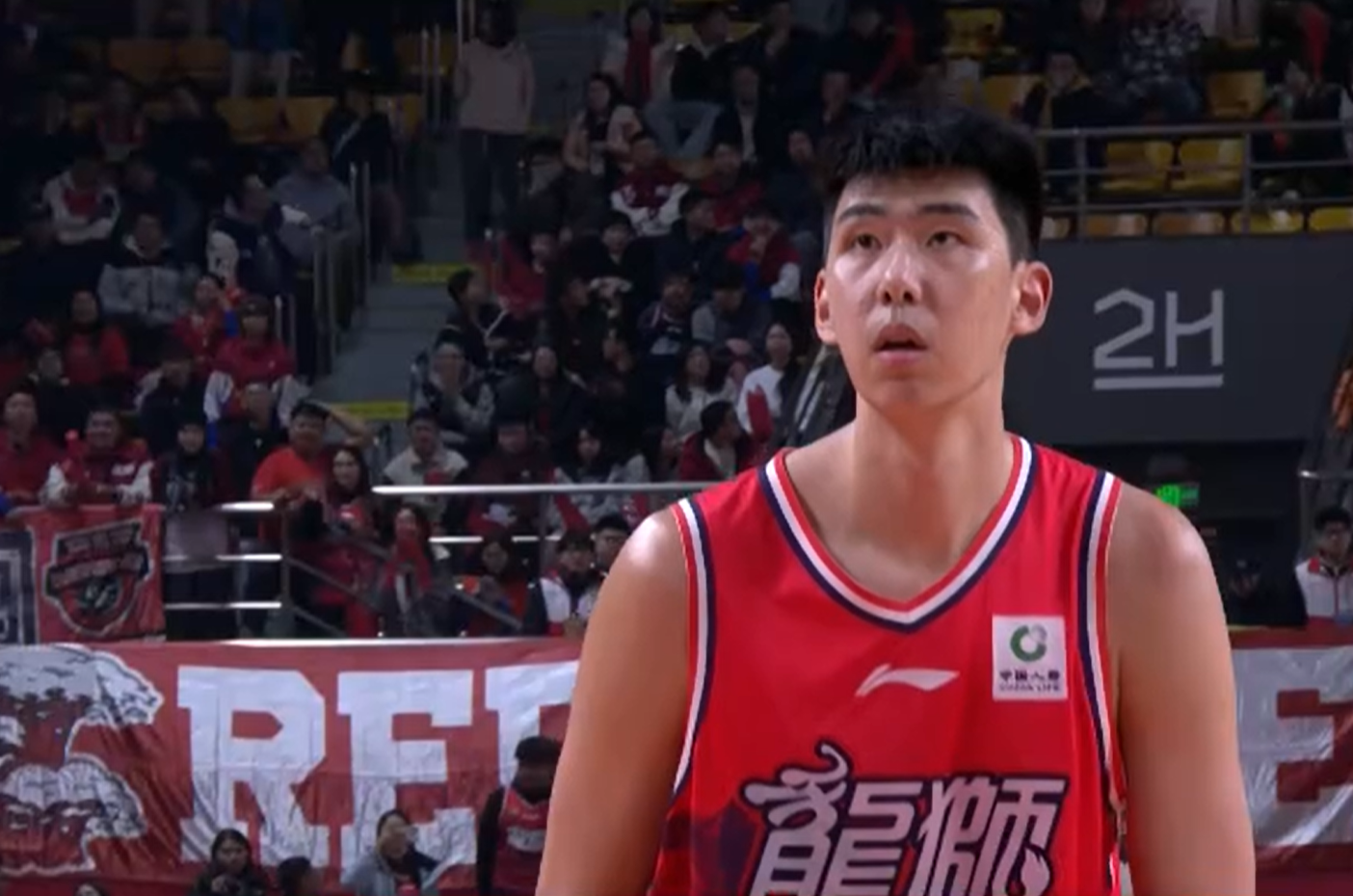 Leyu Sports-连续盖帽！CBA解说点赞徐昕：进步肉眼可见，广州队内线支柱