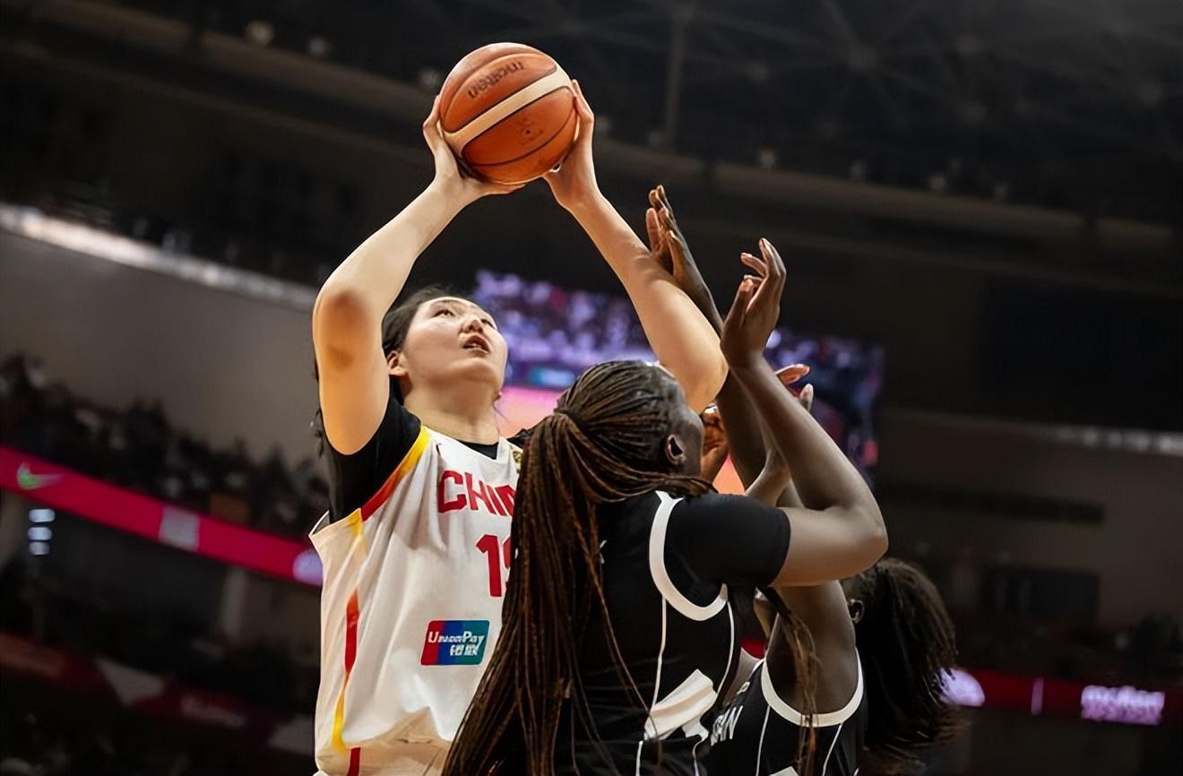 leyu.com-失望！女篮所有人都得分，唯她得0分，球迷：世界杯正赛别带她了